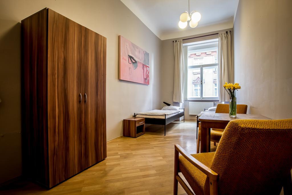 Standard Twin Room with Shared Bathroom,233305672:JPEG